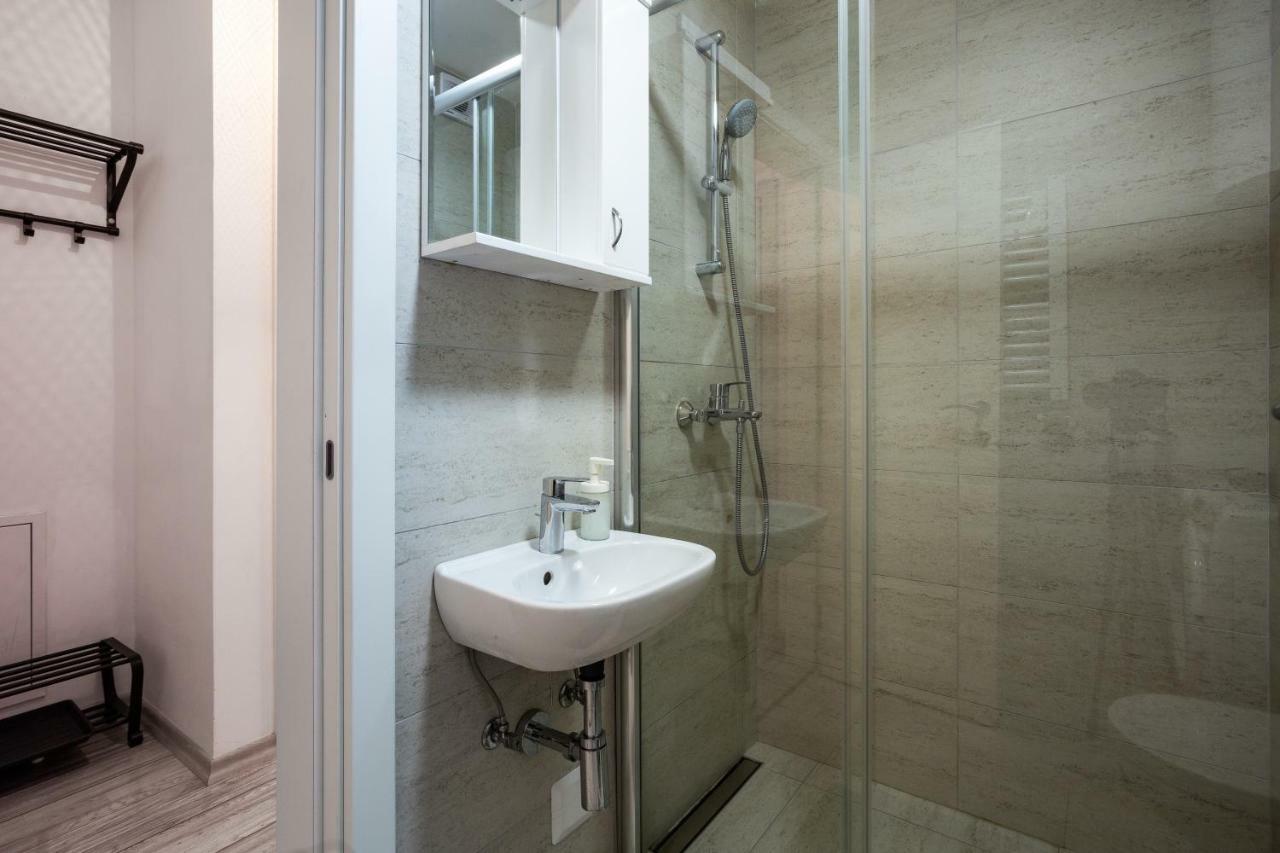 Апартаменты Modern Naive Downtown With Free Private Garage-Fast Wi-Fi Нови-Сад Экстерьер фото